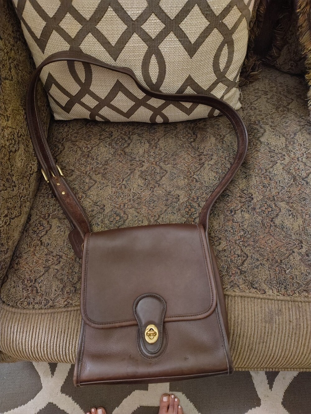 Vintage Unisex Coach Crossbody Bag In Rich Mahogony. Excellent Condition!